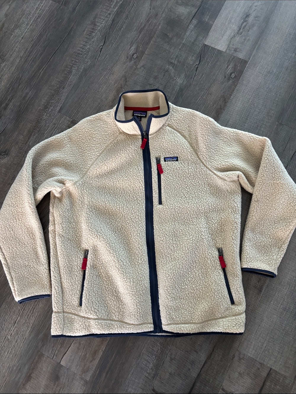 Men’s Patagonia Retro Pile Fleece Jacket XXL Crème with blue and red trim/pulls